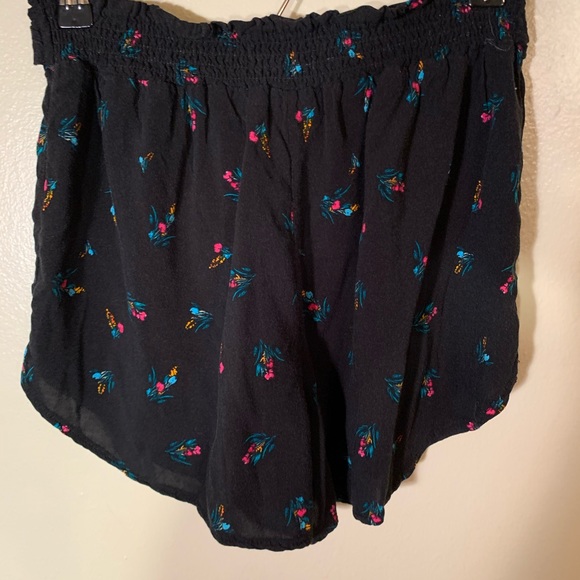 Shoshone shorts - Picture 2 of 2